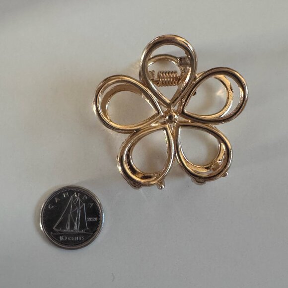 Three Gold Hair Clips - Picture 4 of 4